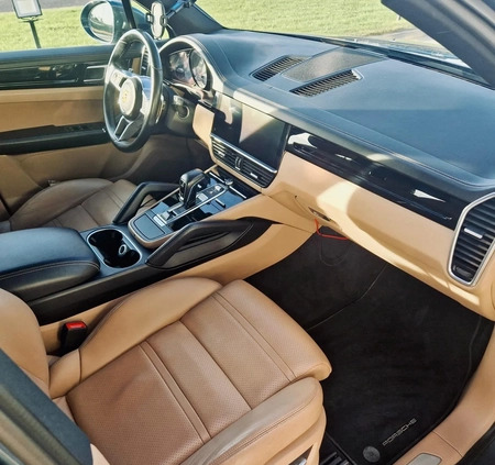Porsche Cayenne cena 220000 przebieg: 85000, rok produkcji 2018 z Czerwieńsk małe 211